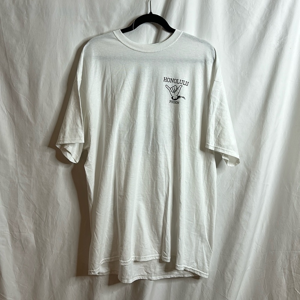NWOT Fresh Vibes Womens Honolulu Prison T Shirt Size XXL